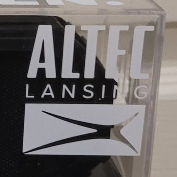 Altec Lansing Mini Life Jacket 2 - IP67 NEVER USED - Picture 2 of 7